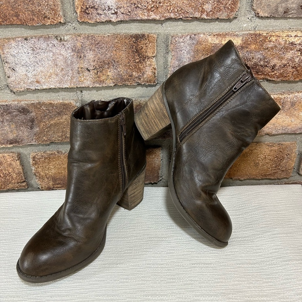 DIBA Brown Faux-Leather Ankle Boots - Picture 1 of 12